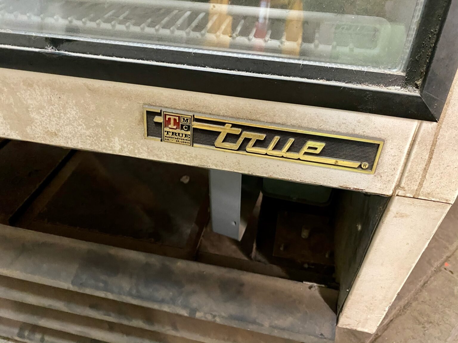 True Deli Case Bauer Bros Inc.